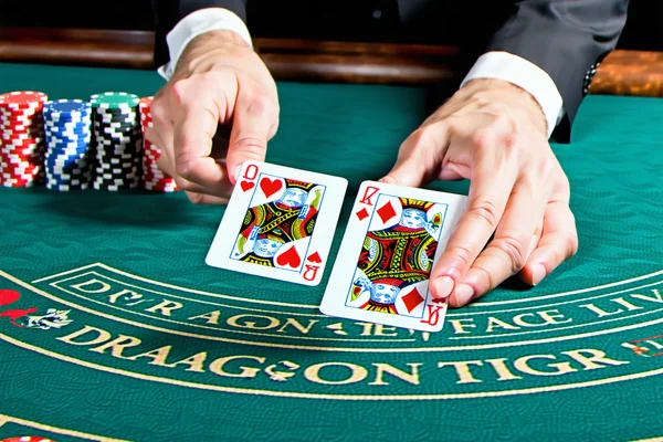 Trò chơi Dragon Tiger trực tuyến tại 777bet